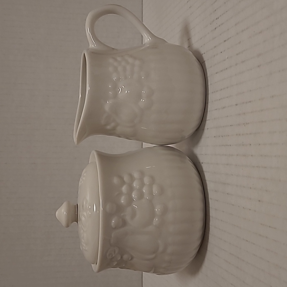 Libbey Lidded Sugar Bowl and Creamer